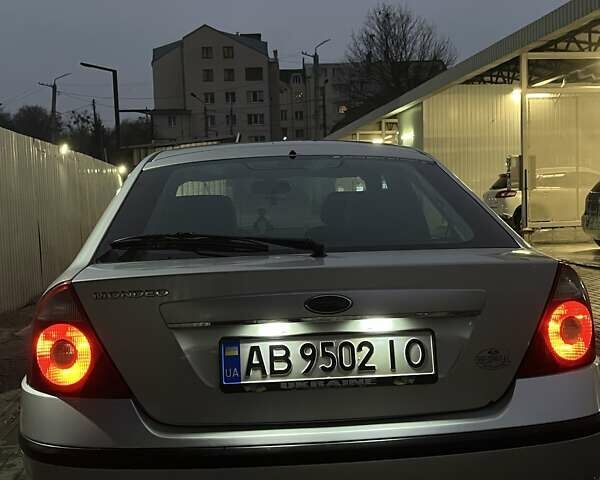 Серый Форд Мондео, объемом двигателя 1.8 л и пробегом 298 тыс. км за 4000 $, фото 4 на Automoto.ua