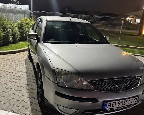 Серый Форд Мондео, объемом двигателя 1.8 л и пробегом 298 тыс. км за 4000 $, фото 1 на Automoto.ua