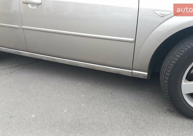 Форд Мондео 2004 в Киеве на Automoto.ua Серый Форд Мондео, объемом двигателя 2 л и пробегом 370 тыс. км за 3300 $, фото 13 на Automoto.ua