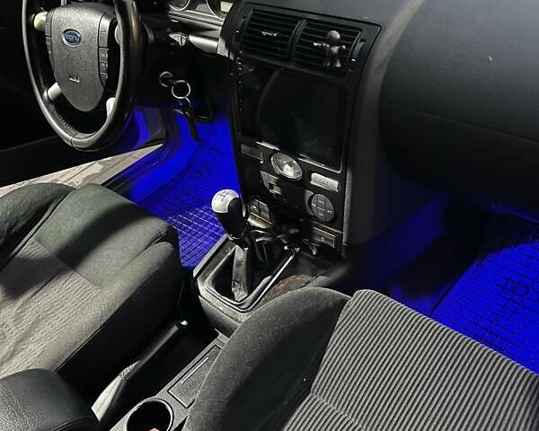 Серый Форд Мондео, объемом двигателя 1.8 л и пробегом 298 тыс. км за 4000 $, фото 10 на Automoto.ua