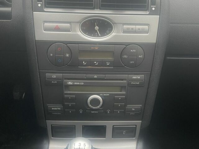 Сірий Форд Мондео, об'ємом двигуна 1.8 л та пробігом 295 тис. км за 3250 $, фото 6 на Automoto.ua