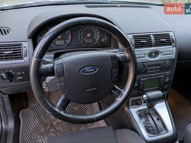 Сірий Форд Мондео, об'ємом двигуна 2 л та пробігом 271 тис. км за 3900 $, фото 8 на Automoto.ua