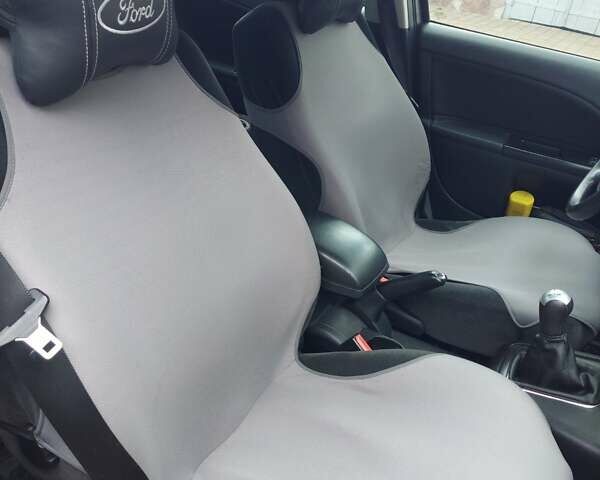 Серый Форд Мондео, объемом двигателя 2 л и пробегом 318 тыс. км за 4800 $, фото 5 на Automoto.ua