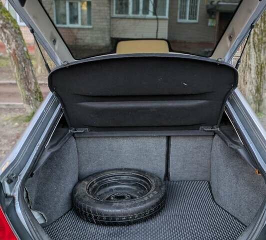 Сірий Форд Мондео, об'ємом двигуна 2 л та пробігом 271 тис. км за 3900 $, фото 11 на Automoto.ua