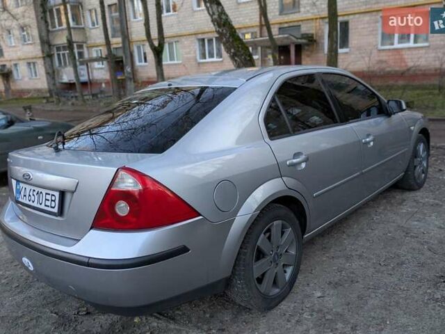Сірий Форд Мондео, об'ємом двигуна 2 л та пробігом 271 тис. км за 3900 $, фото 5 на Automoto.ua