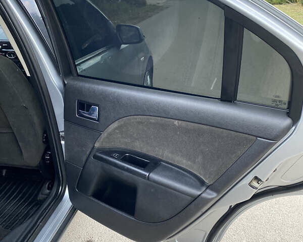 Форд Мондео 2006 в Тернополе на Automoto.ua Серый Форд Мондео, объемом двигателя 2 л и пробегом 249 тыс. км за 5100 $, фото 21 на Automoto.ua