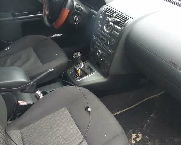 Сірий Форд Мондео, об'ємом двигуна 1.8 л та пробігом 290 тис. км за 1600 $, фото 1 на Automoto.ua