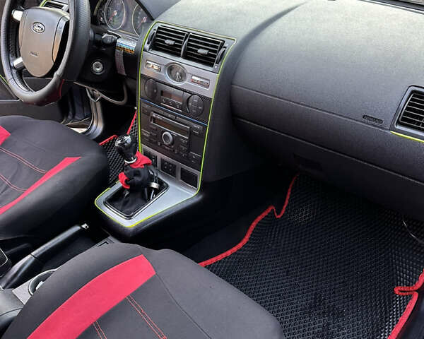 Серый Форд Мондео, объемом двигателя 2 л и пробегом 284 тыс. км за 4500 $, фото 16 на Automoto.ua