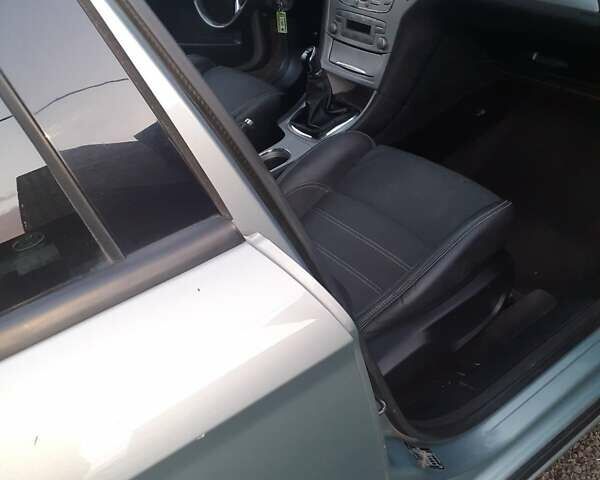 Сірий Форд Мондео, об'ємом двигуна 1.8 л та пробігом 235 тис. км за 6500 $, фото 6 на Automoto.ua