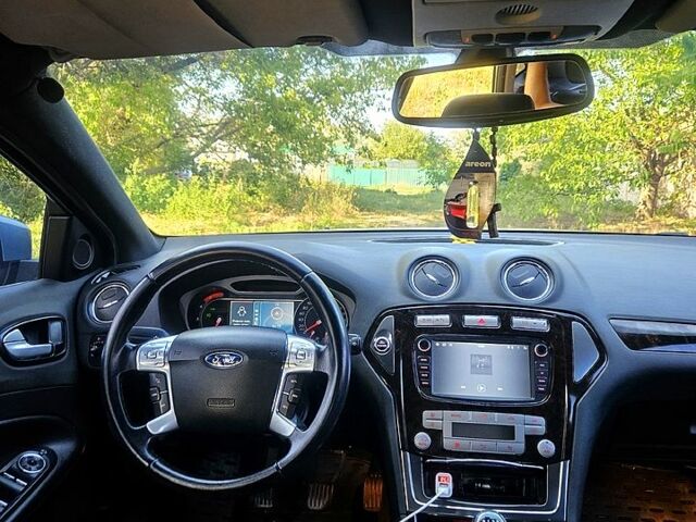 Серый Форд Мондео, объемом двигателя 1.8 л и пробегом 330 тыс. км за 6000 $, фото 9 на Automoto.ua