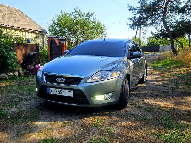 Серый Форд Мондео, объемом двигателя 1.8 л и пробегом 330 тыс. км за 6000 $, фото 1 на Automoto.ua