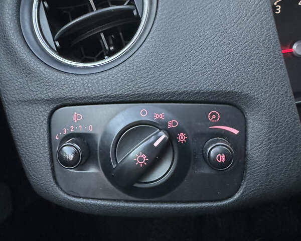 Серый Форд Мондео, объемом двигателя 1.6 л и пробегом 269 тыс. км за 5499 $, фото 33 на Automoto.ua