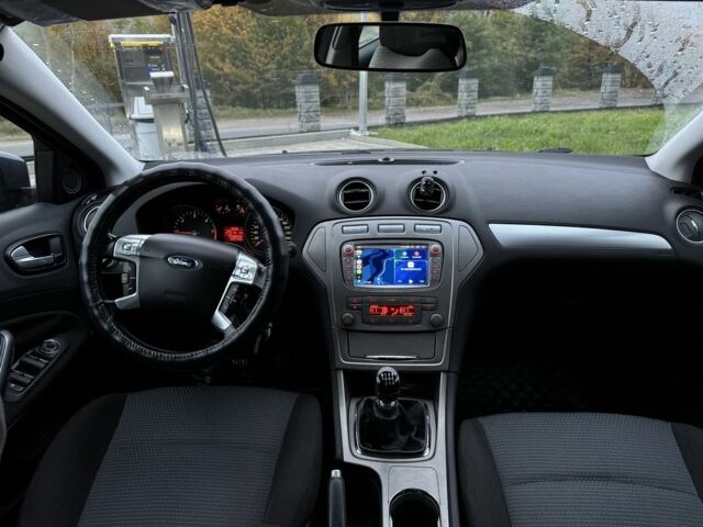 Сірий Форд Мондео, об'ємом двигуна 1.8 л та пробігом 273 тис. км за 6500 $, фото 5 на Automoto.ua