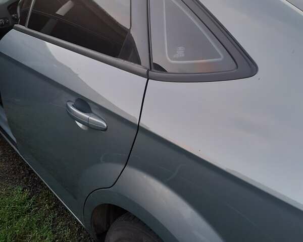 Сірий Форд Мондео, об'ємом двигуна 1.8 л та пробігом 235 тис. км за 6500 $, фото 11 на Automoto.ua