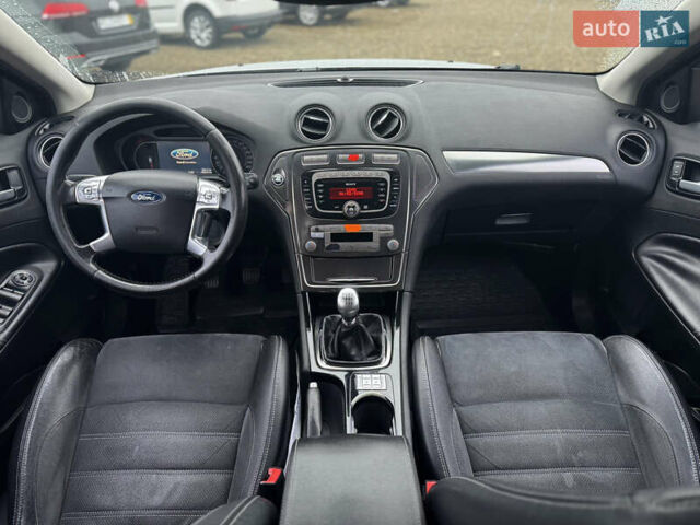 Серый Форд Мондео, объемом двигателя 2 л и пробегом 297 тыс. км за 4999 $, фото 7 на Automoto.ua