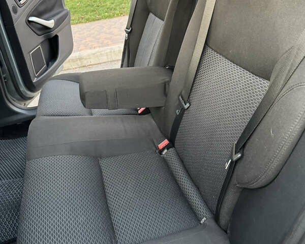 Серый Форд Мондео, объемом двигателя 1.6 л и пробегом 269 тыс. км за 5499 $, фото 32 на Automoto.ua