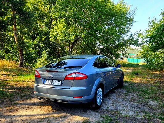 Серый Форд Мондео, объемом двигателя 1.8 л и пробегом 330 тыс. км за 6000 $, фото 5 на Automoto.ua