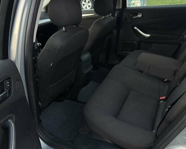 Серый Форд Мондео, объемом двигателя 1.6 л и пробегом 269 тыс. км за 5499 $, фото 28 на Automoto.ua