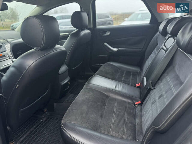 Серый Форд Мондео, объемом двигателя 2 л и пробегом 297 тыс. км за 4999 $, фото 12 на Automoto.ua