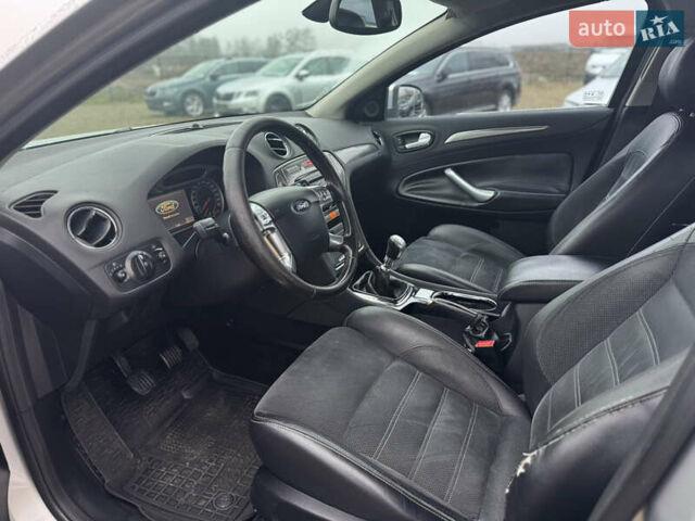 Серый Форд Мондео, объемом двигателя 2 л и пробегом 297 тыс. км за 4999 $, фото 6 на Automoto.ua