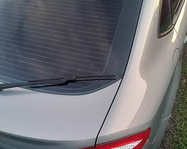 Сірий Форд Мондео, об'ємом двигуна 1.8 л та пробігом 235 тис. км за 6500 $, фото 2 на Automoto.ua