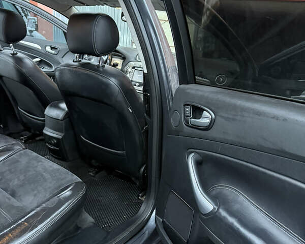 Серый Форд Мондео, объемом двигателя 2 л и пробегом 341 тыс. км за 6100 $, фото 15 на Automoto.ua