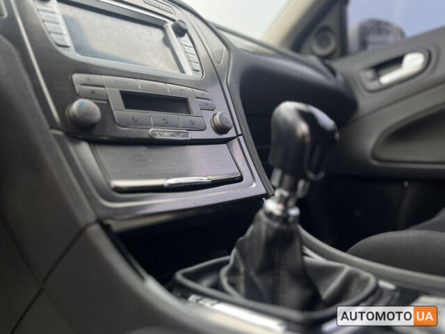 Серый Форд Мондео, объемом двигателя 2 л и пробегом 350 тыс. км за 7600 $, фото 21 на Automoto.ua