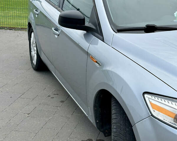 Серый Форд Мондео, объемом двигателя 1.8 л и пробегом 275 тыс. км за 5500 $, фото 2 на Automoto.ua