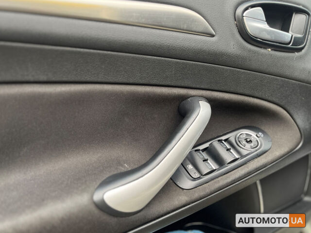 Серый Форд Мондео, объемом двигателя 2 л и пробегом 350 тыс. км за 7600 $, фото 8 на Automoto.ua