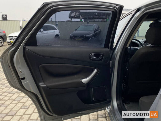 Серый Форд Мондео, объемом двигателя 2 л и пробегом 308 тыс. км за 6700 $, фото 18 на Automoto.ua