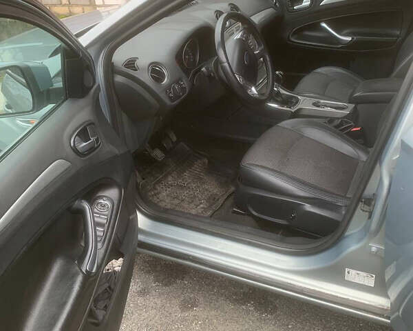 Сірий Форд Мондео, об'ємом двигуна 1.75 л та пробігом 390 тис. км за 5800 $, фото 5 на Automoto.ua