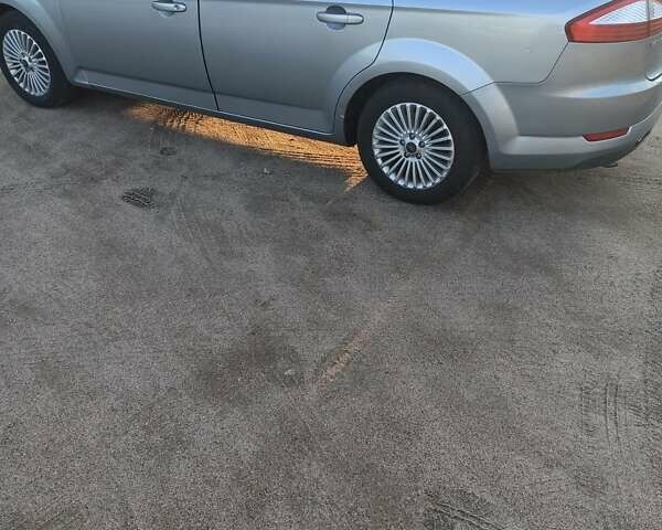 Сірий Форд Мондео, об'ємом двигуна 2 л та пробігом 240 тис. км за 5700 $, фото 3 на Automoto.ua