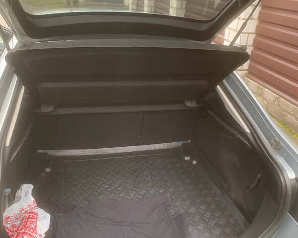 Сірий Форд Мондео, об'ємом двигуна 1.75 л та пробігом 390 тис. км за 5800 $, фото 9 на Automoto.ua