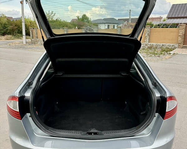 Серый Форд Мондео, объемом двигателя 1.8 л и пробегом 275 тыс. км за 5500 $, фото 12 на Automoto.ua