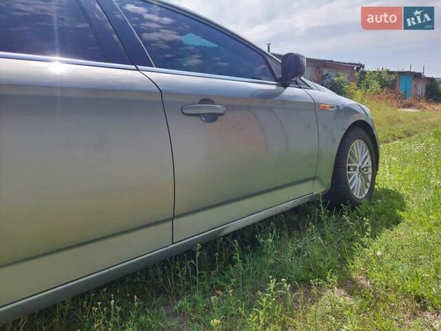 Серый Форд Мондео, объемом двигателя 2 л и пробегом 370 тыс. км за 6100 $, фото 9 на Automoto.ua