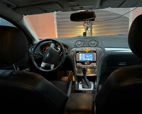 Серый Форд Мондео, объемом двигателя 2 л и пробегом 341 тыс. км за 6100 $, фото 5 на Automoto.ua