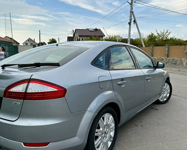 Серый Форд Мондео, объемом двигателя 1.8 л и пробегом 275 тыс. км за 5500 $, фото 3 на Automoto.ua