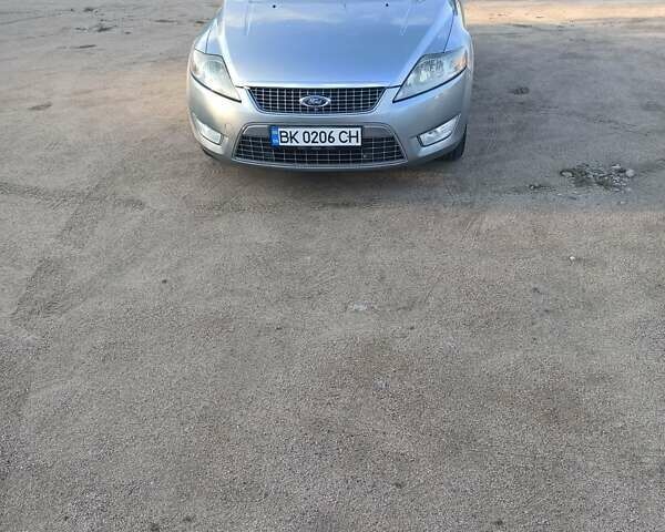 Сірий Форд Мондео, об'ємом двигуна 2 л та пробігом 240 тис. км за 5700 $, фото 6 на Automoto.ua