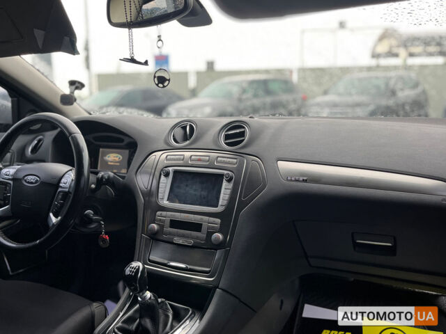 Серый Форд Мондео, объемом двигателя 2 л и пробегом 350 тыс. км за 7600 $, фото 25 на Automoto.ua