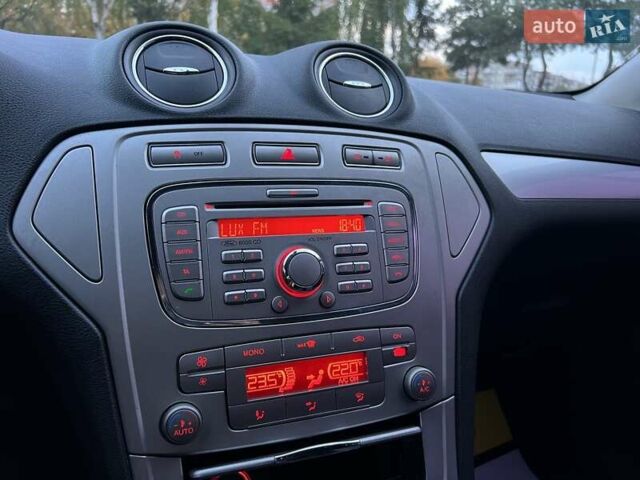 Серый Форд Мондео, объемом двигателя 2 л и пробегом 192 тыс. км за 7500 $, фото 11 на Automoto.ua