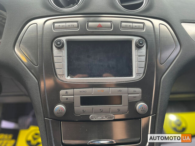 Серый Форд Мондео, объемом двигателя 2 л и пробегом 350 тыс. км за 7600 $, фото 18 на Automoto.ua