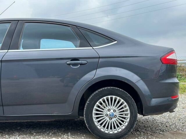 Серый Форд Мондео, объемом двигателя 2 л и пробегом 325 тыс. км за 6590 $, фото 4 на Automoto.ua