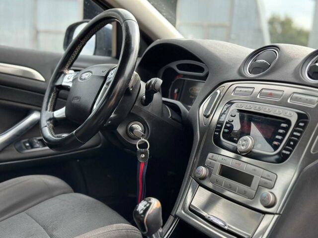 Серый Форд Мондео, объемом двигателя 2 л и пробегом 325 тыс. км за 6590 $, фото 31 на Automoto.ua