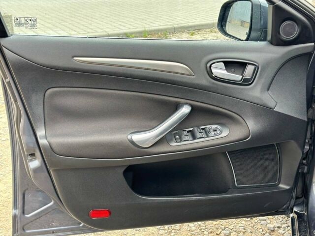 Серый Форд Мондео, объемом двигателя 2 л и пробегом 325 тыс. км за 6590 $, фото 13 на Automoto.ua