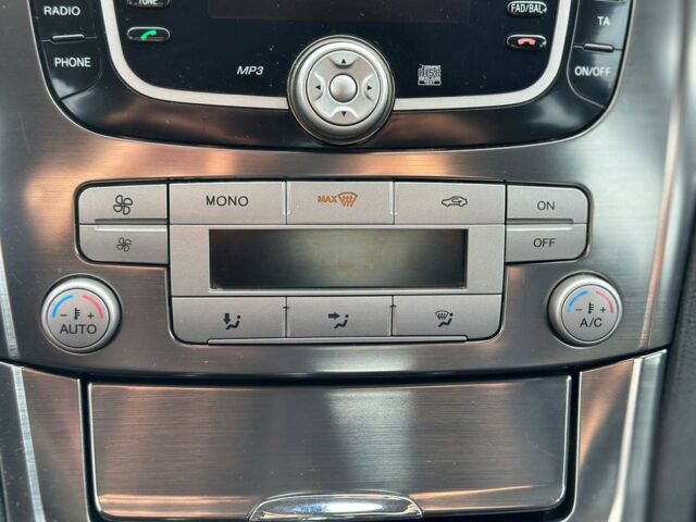 Серый Форд Мондео, объемом двигателя 2 л и пробегом 325 тыс. км за 6590 $, фото 21 на Automoto.ua