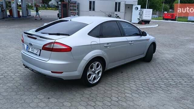 Сірий Форд Мондео, об'ємом двигуна 2 л та пробігом 336 тис. км за 5800 $, фото 6 на Automoto.ua