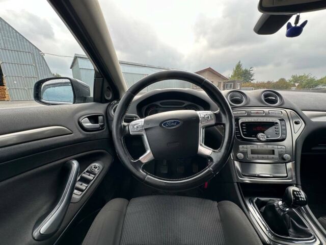 Серый Форд Мондео, объемом двигателя 2 л и пробегом 325 тыс. км за 6590 $, фото 25 на Automoto.ua