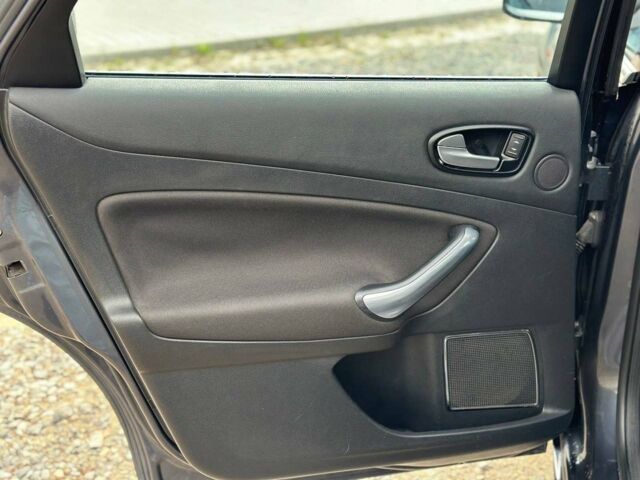 Серый Форд Мондео, объемом двигателя 2 л и пробегом 325 тыс. км за 6590 $, фото 26 на Automoto.ua