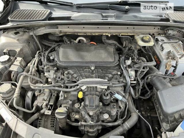 Сірий Форд Мондео, об'ємом двигуна 2 л та пробігом 244 тис. км за 6400 $, фото 2 на Automoto.ua