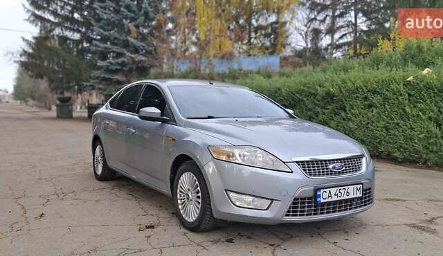 Сірий Форд Мондео, об'ємом двигуна 2 л та пробігом 223 тис. км за 6900 $, фото 4 на Automoto.ua